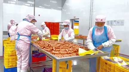 兴国肉制品企业铆足干劲忙生产